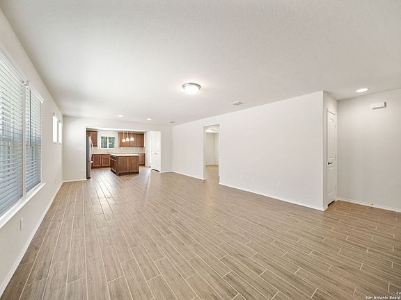 4th image of 4830 Cropland Way