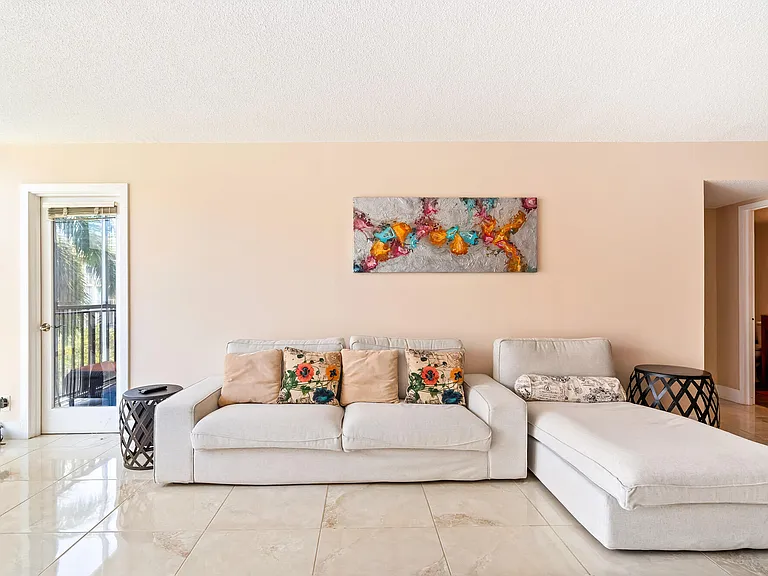2000 Atlantic Shores Blvd #410 — Photo 18