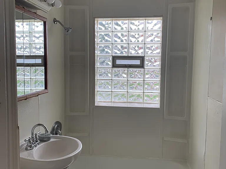 546 Butler Ave — Photo 7