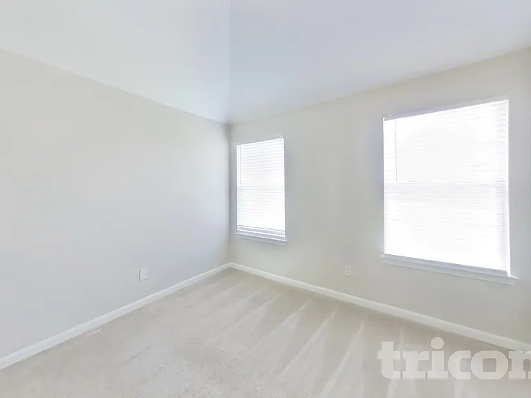 7587 Poplar Falls St — Photo 8