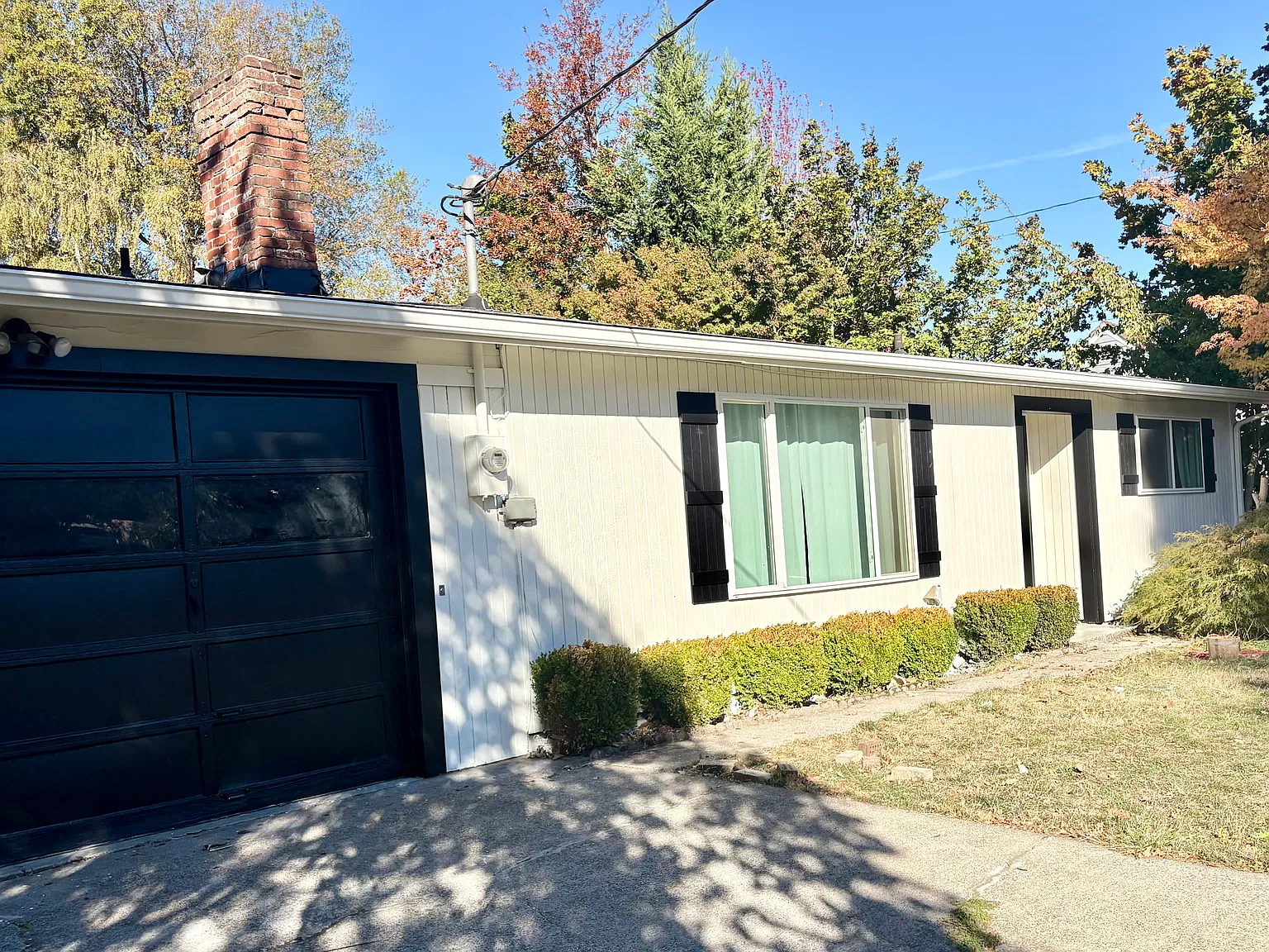 3 bed, 1300 sqft, $2,600 — Photo 3