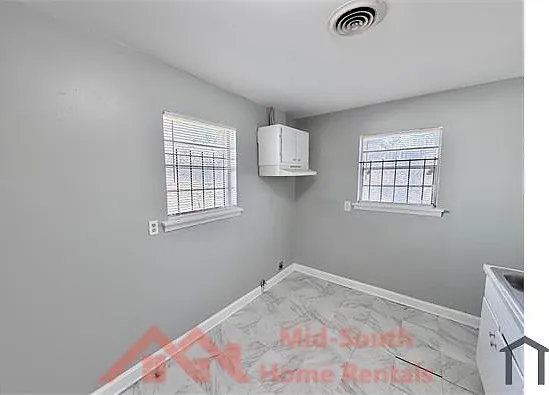 2054 Benford St — Photo 7