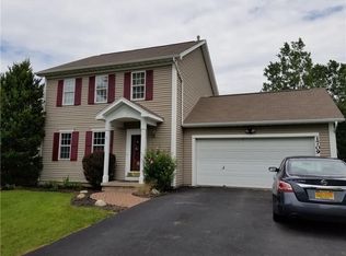1709 Parkside Pl, Lima, NY 14485