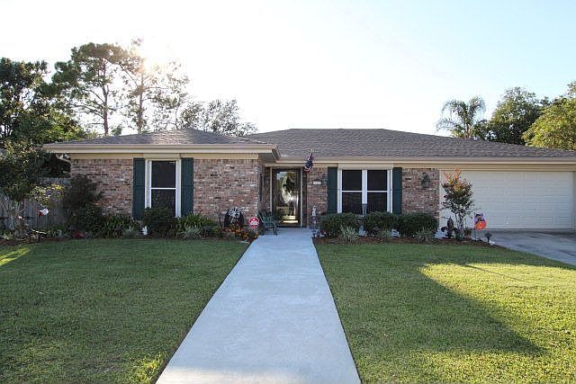 1st image of 206 Raywood Dr