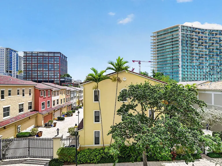 403 S Sapodilla Ave #307 — Photo 20