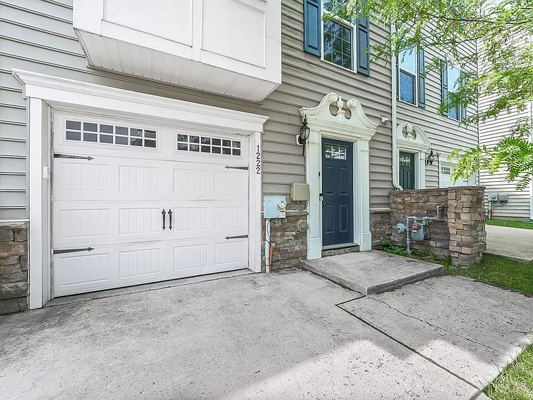 1222 Carrick Ct — Photo 15