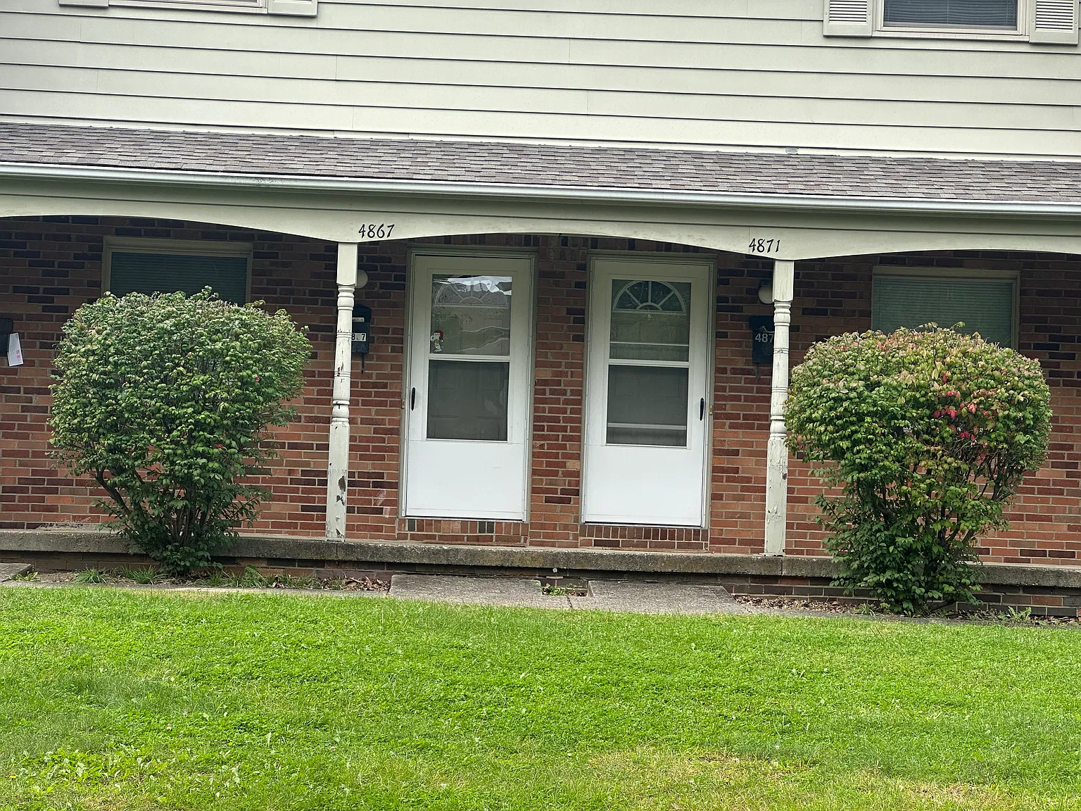 2 bed, 1.5 bath, 1594 sqft, $1,700 — Photo 2