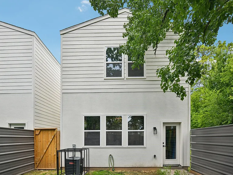 6808 Madrid St — Photo 46