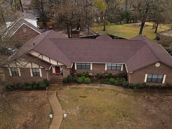 5th image of 302 N Park Dr