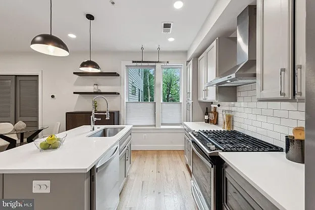 811 Upshur St NW #4 — Photo 15