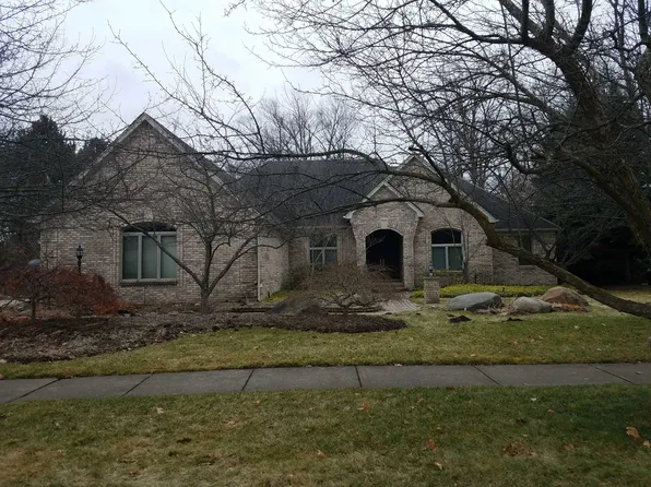 12026 Hedgeway Dr, Shelby Township, MI 48317
