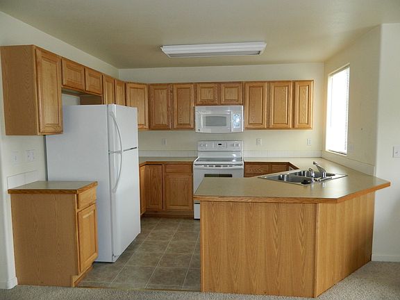 4th image of 423 Nosler St