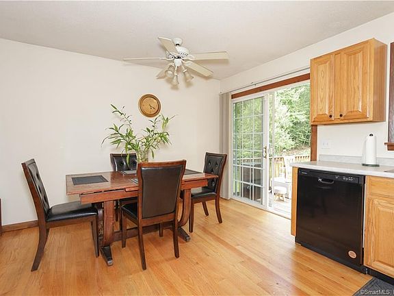 5th image of 55 Chester Ave