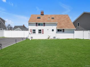 29 Cutter Lane, Levittown, NY 11756