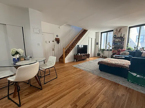295 Park Ave S Photo 1