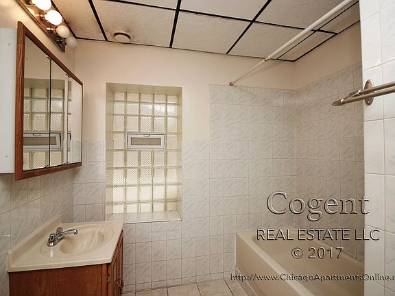 3rd image of 2334 N Sacramento Ave APT 1