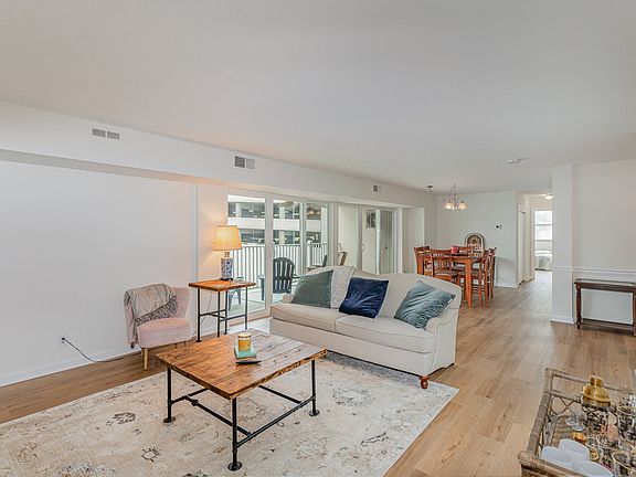 3rd image of 3415 W End Ave #401