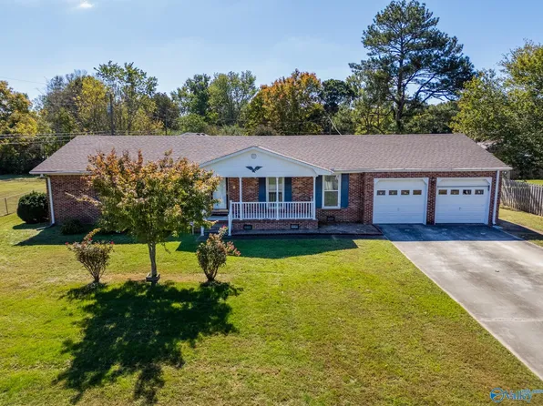 17410 Hubert St, Athens, AL 35611
