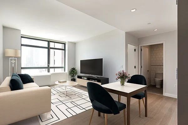 Rented by Brause Realty | media 18