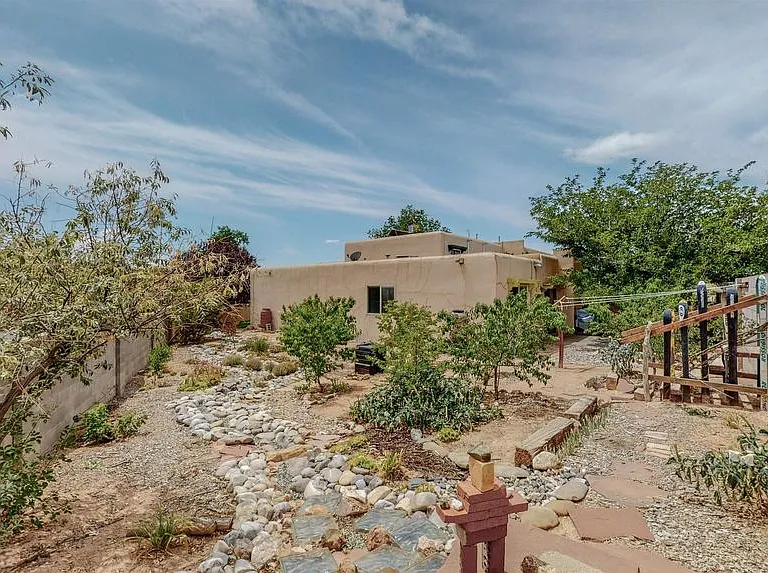 2401 San Patricio Plz — Photo 17