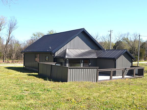 4th image of 332 Fir Road