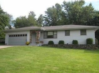 940 E Caravan St, Springfield, MO 65803