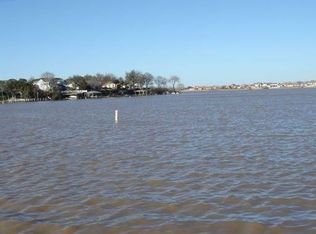 304 Peninsula Ct, Granbury, TX 76048
