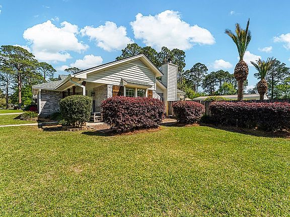 4th image of 5 Cypress Glen Ln