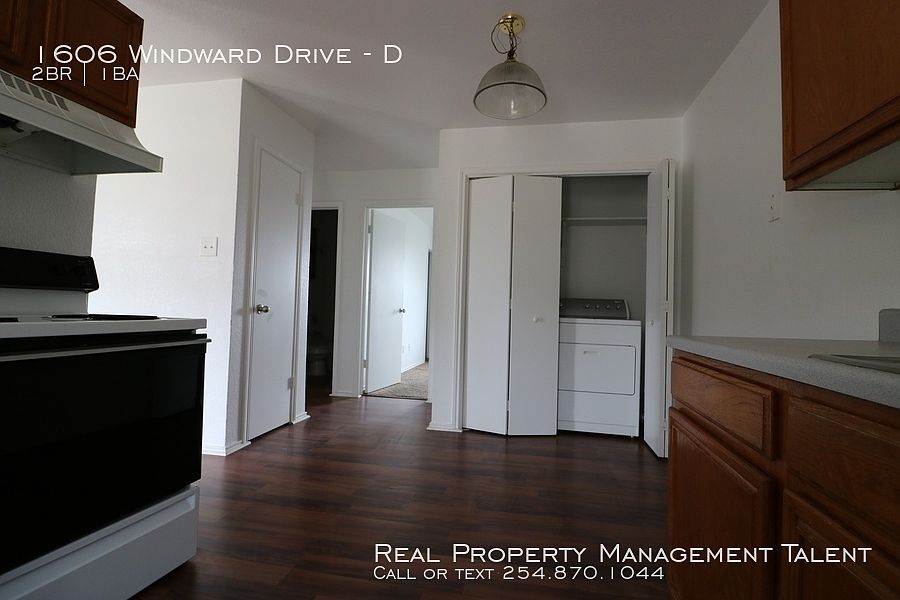 1st image of 1606 Windward Dr APT D