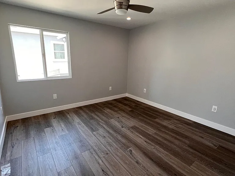 534 N Florence St — Photo 13