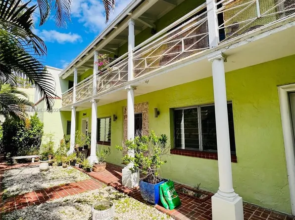 2830 Pine Tree Dr APT 1, Miami Beach, FL 33140