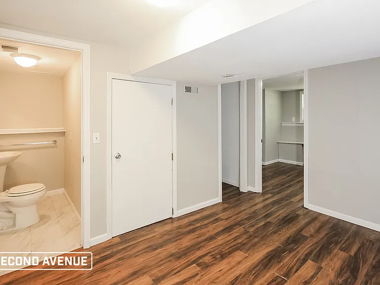 11032 N Harrison St — Photo 8