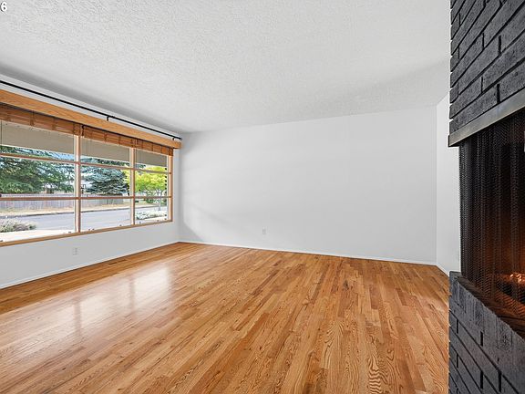 5th image of 215 N Nashville Way