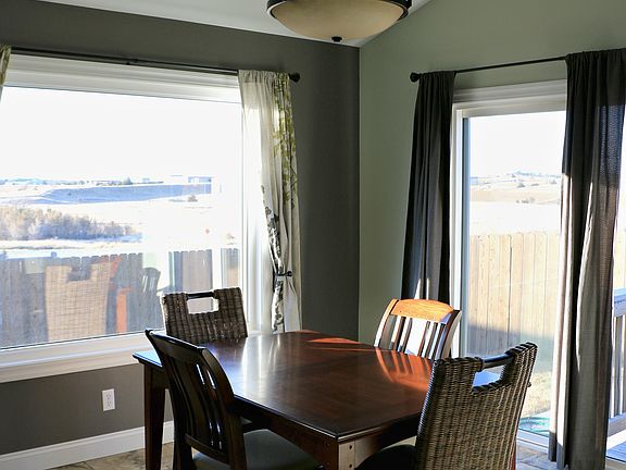 Eating area off kitchen