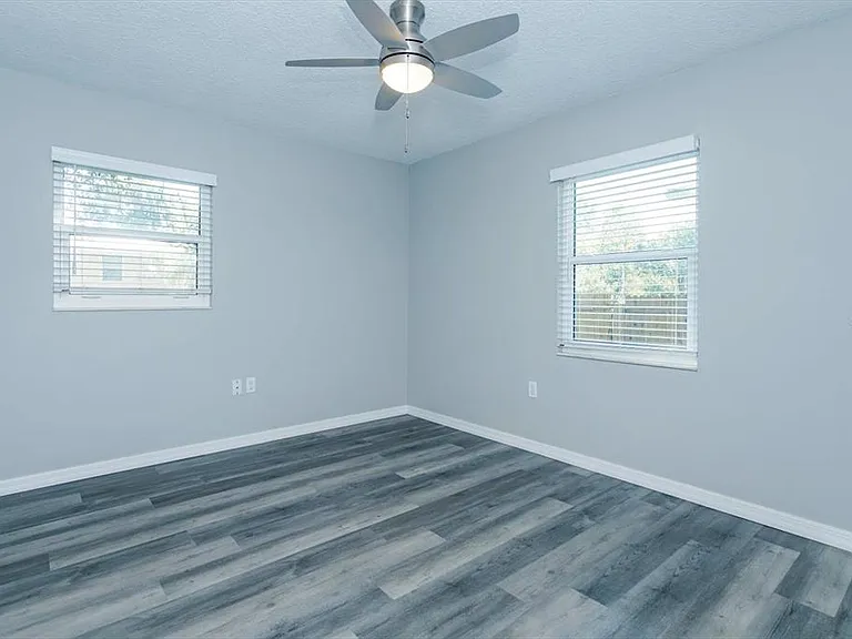 300 Ballard Ave — Photo 11