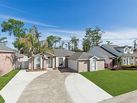 2nd image of 2721 Long Branch Dr