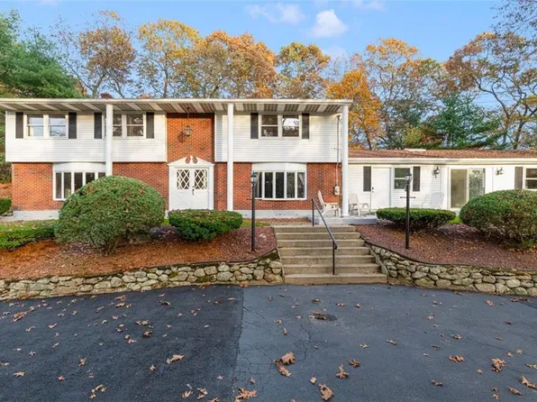 313 Station St, Coventry, RI 02816