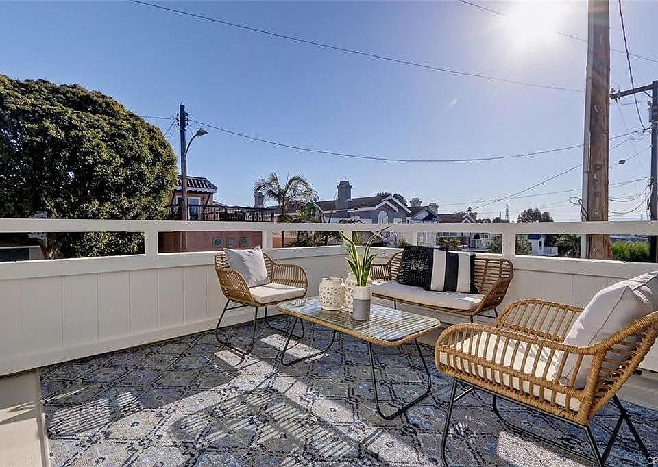 Balcony off kitchen