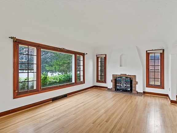4th image of 2737 Harrison Blvd