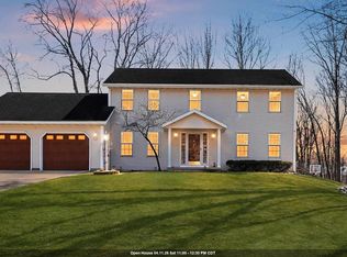 1367 Whirthington Ct, Suamico, WI 54173