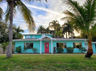 15450 2nd St E, Madeira Beach, FL 33708