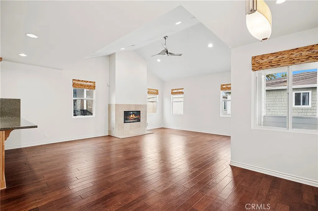 3 bed, 3.5 bath, 2244 sqft, $8,950 — Photo 4