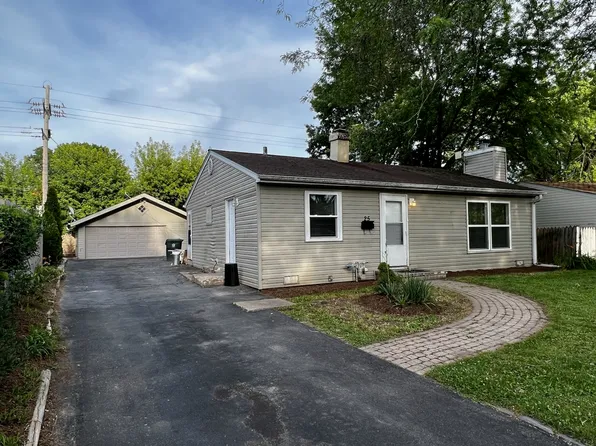 25 Alameda Dr, Carpentersville, IL 60110