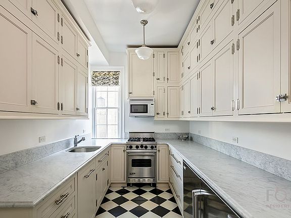 5th image of 1060 Park Ave APT 14F