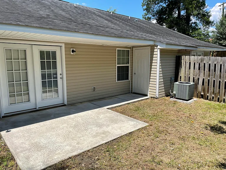 2104 Julius Dr — Photo 10