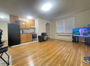 40-04 196th St #R, Flushing, NY 11358