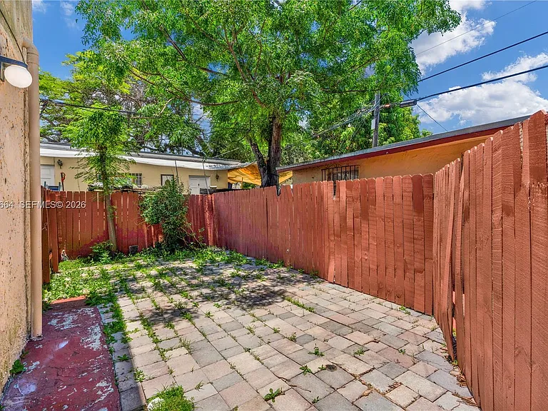 2145 SW 7th St #2 — Photo 14