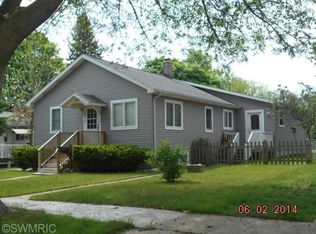 608 3rd St, Ludington, MI 49431