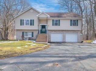 136 Weldon Rd, Lake Hopatcong, NJ 07849