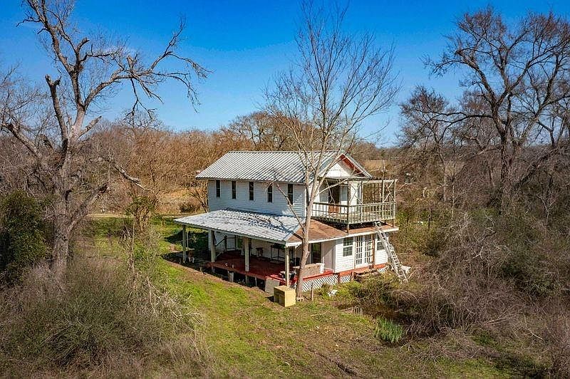 1st image of 38241 Wiggins Rd